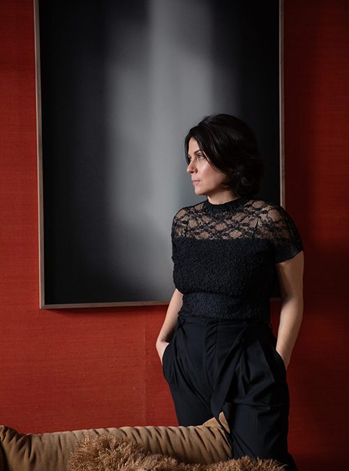 PHOTOSHOOT with Art Advisor MARTINA TAUBER at the Showflat by Designer Stephanie Thatenhorst